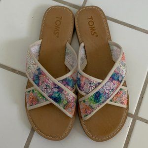 NWOT TOMS Viv Multicolor Lace Sandals